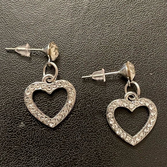 Crystal Heart Drop Silver Earrings NEW - Picture 2 of 3